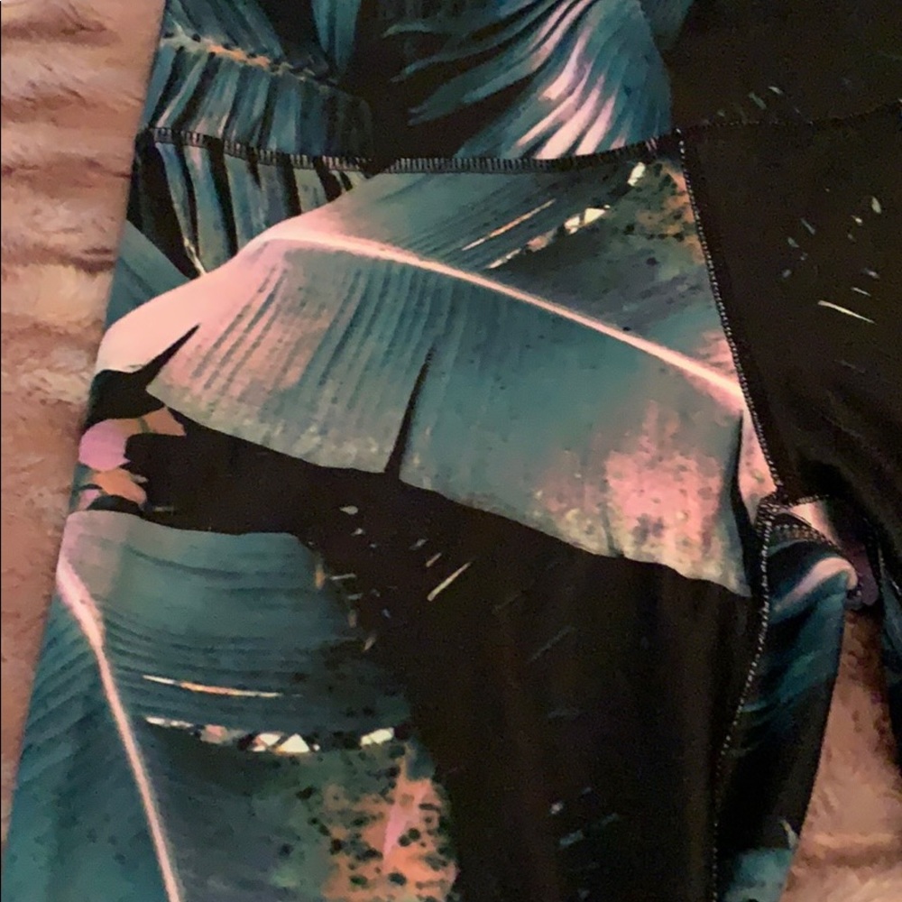 Fabletics legging - Picture 3 of 6